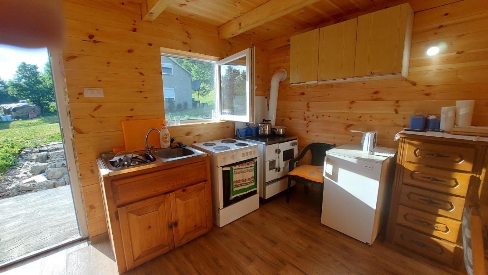 Somina Bed & Breakfast Savnik Екстериор снимка